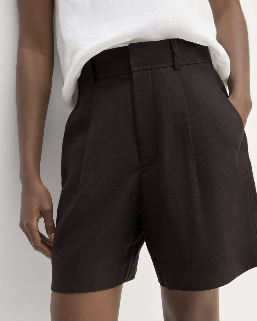 The Linen Way-High® Drape Short | Black - Image 4