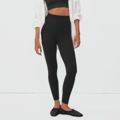 Alternative view of The Seamless Legging | Black