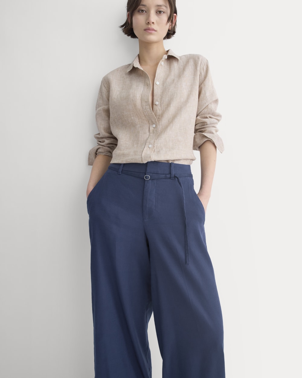 Wide-Leg Belted Pant in Stretch Linen | Navy | Regular - Image 6