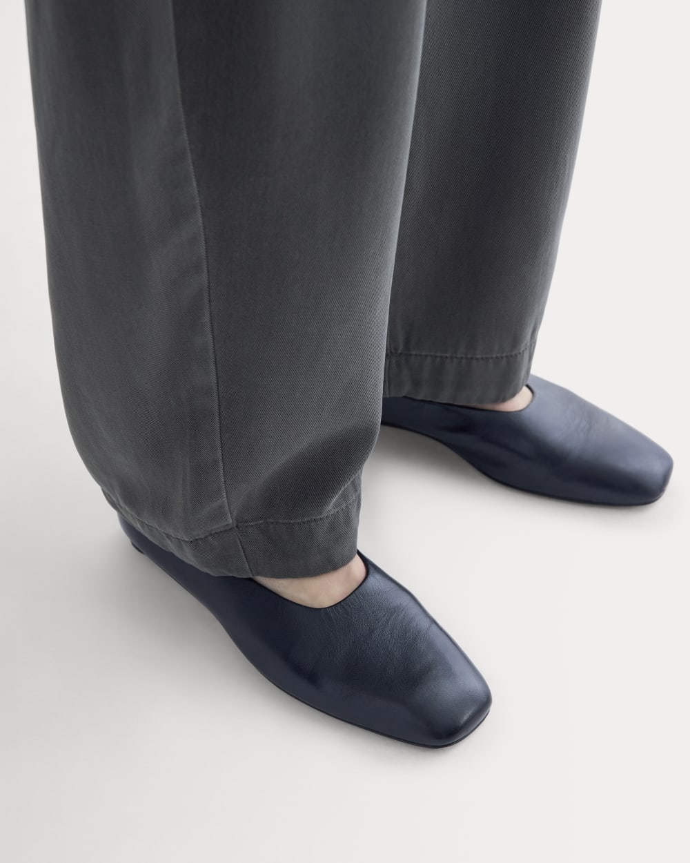 Balloon Pant in Buttersoft | Graphite - Image 5