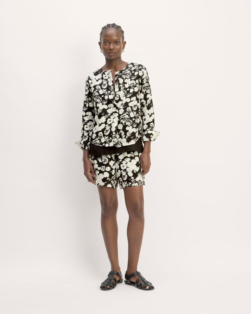 The Popover Shirt in Linen | Black / Bone Floral - Image 3