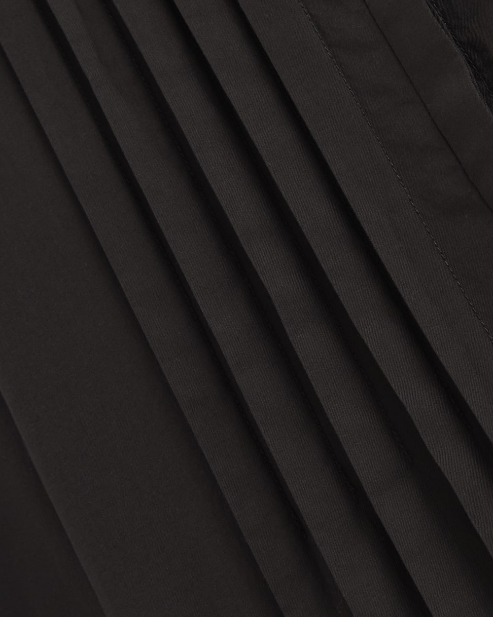 The Pleated Shirt in Silky Cotton | Black - Image 6