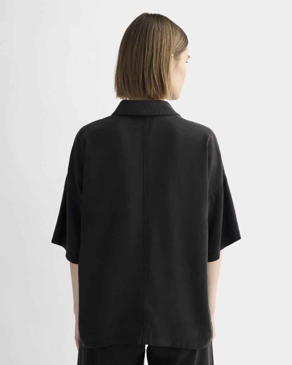 The Short-Sleeve Square Shirt in Butterlite | Black - Image 5
