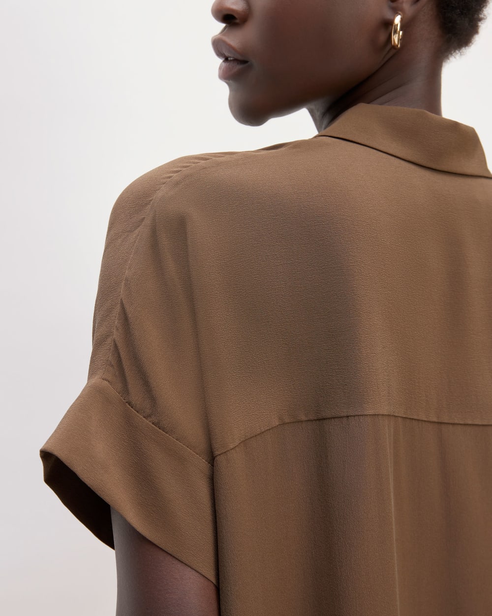 The Boxy Shirt in Washable Silk | Cocoa - Image 5