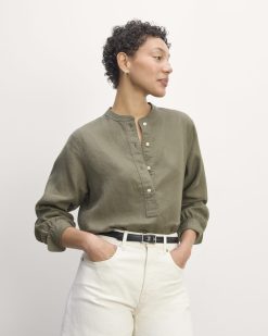 The Henley Shirt in Linen | Kalamata