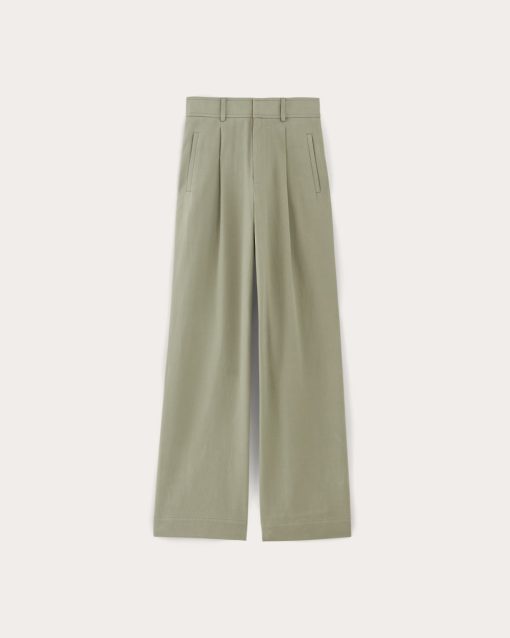 Alternative view of The Draper Pleated Pant in Buttersmooth | Seagrass | 30 Inseam