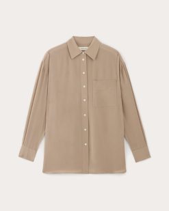 Alternative view of The Boyfriend Shirt in Washable Silk | Chanterelle