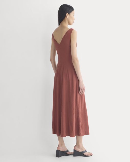 Alternative view of Deep V Seamed Dress in Stretch Linen | Henna Red