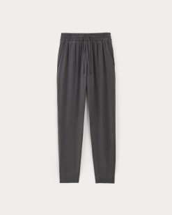 Alternative view of The Tapered Pant in Butterlite | Graphite