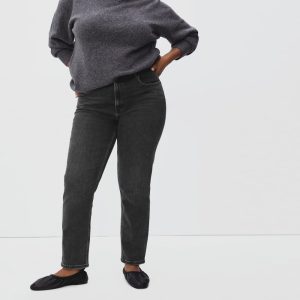 Alternative view of The Curvy Cheeky® Straight Jean | Washed Black | 28.5 Inseam