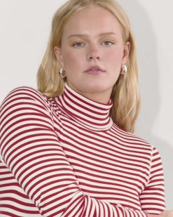 Alternative view of The Luxe Rib Turtleneck | Bone / Berry Red