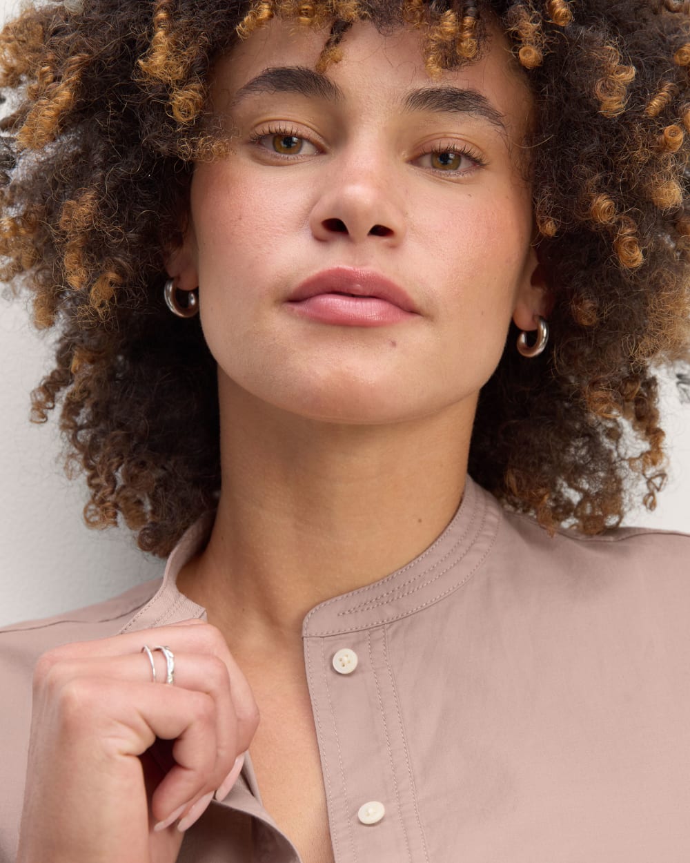 The Henley Shirt in Silky Cotton | Dusty Rose - Image 4