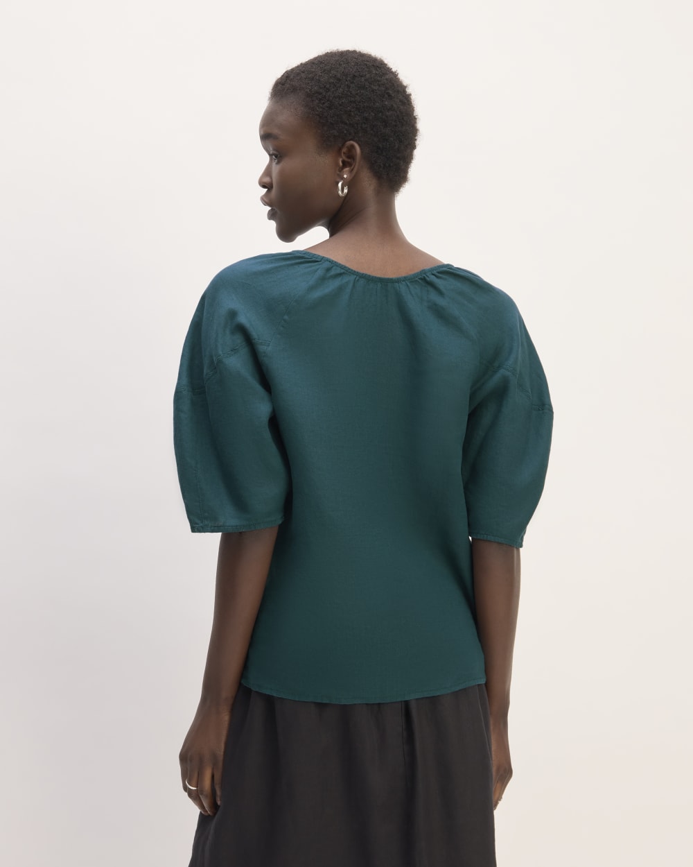 The Scoop Top in Linen | Dark Sea - Image 6