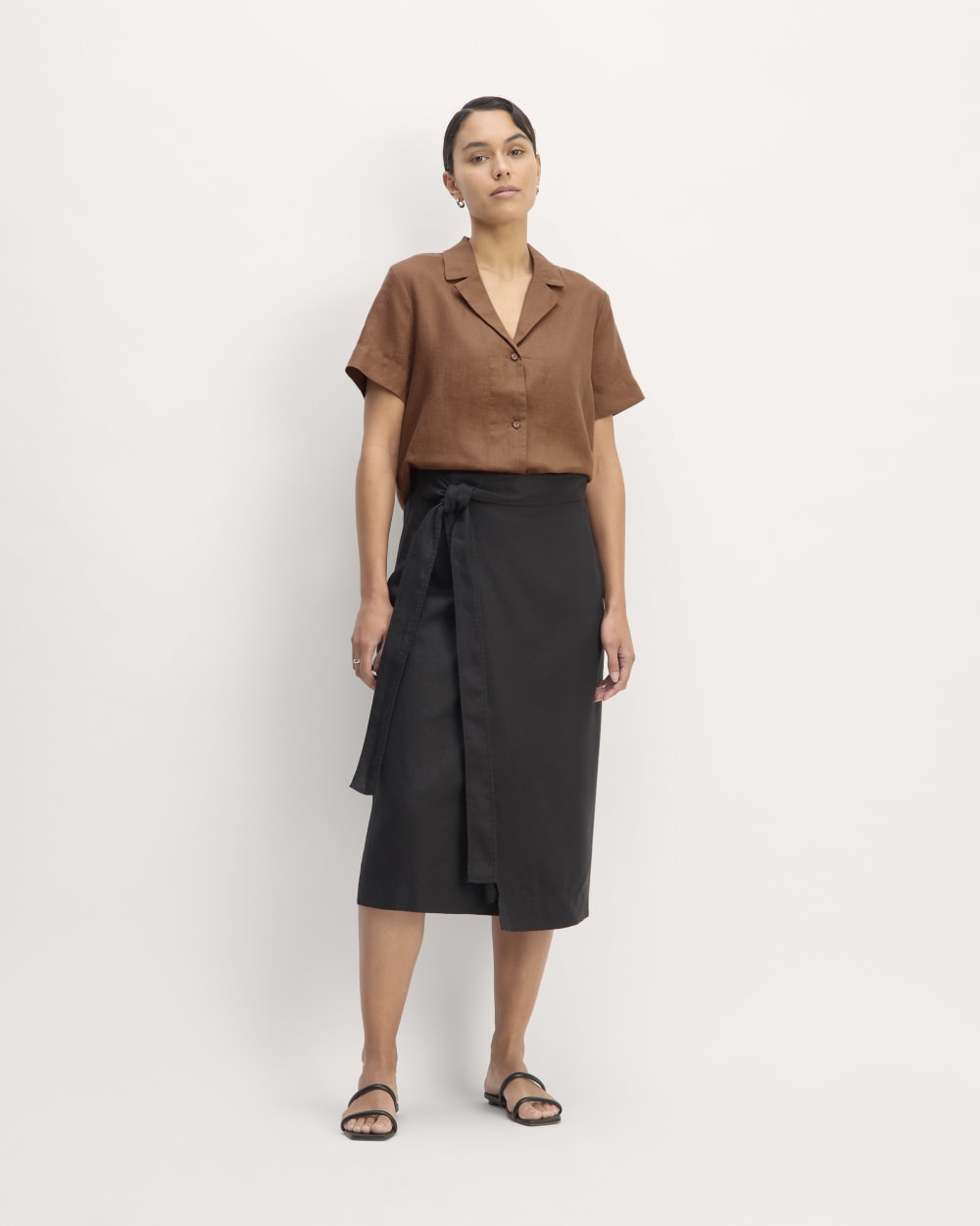 The Notch Shirt in Linen | Carob Brown - Image 3