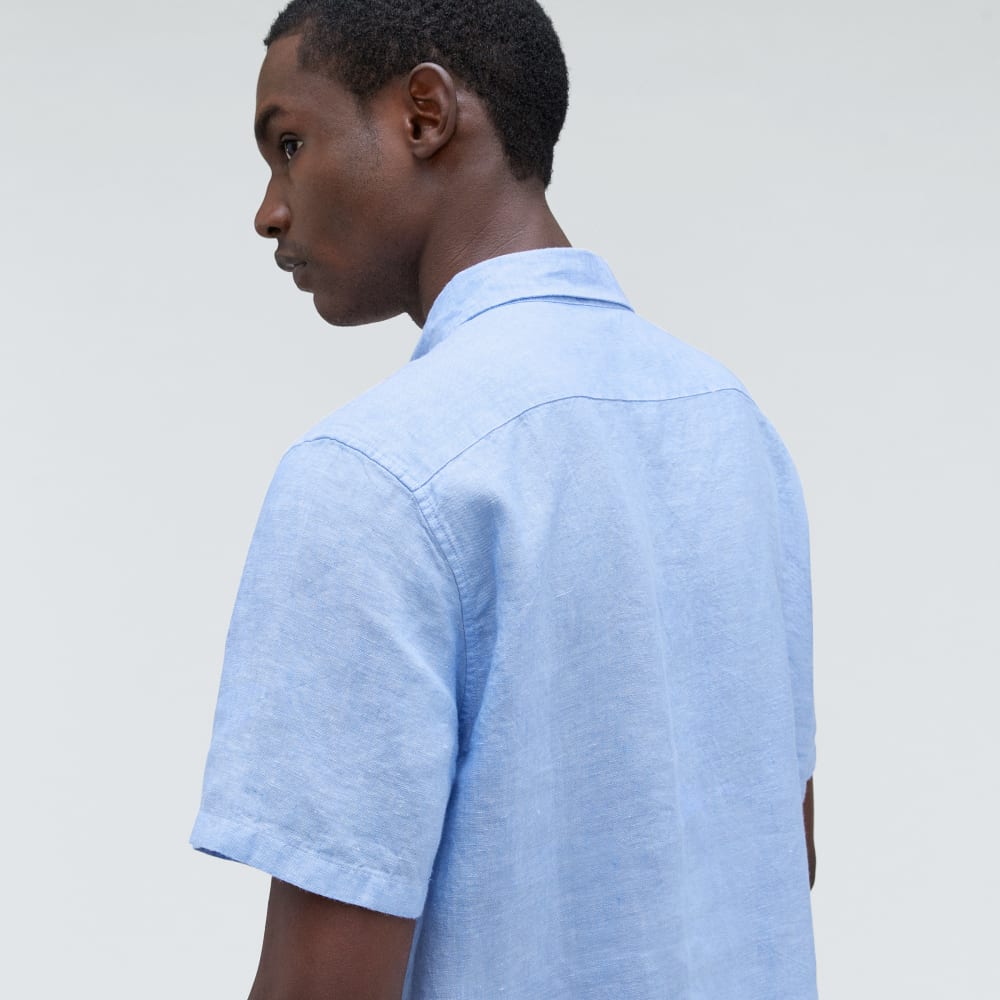 The Classic Short-Sleeve Shirt in Linen | Light Blue - Image 5