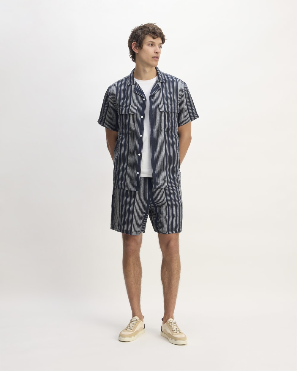 The Resort Shirt in Linen | Navy / Bone - Image 3