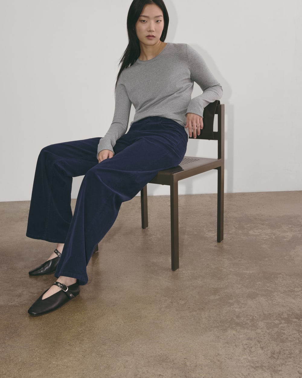 The Crew in Cotton Cashmere | Heather Charcoal - Image 4